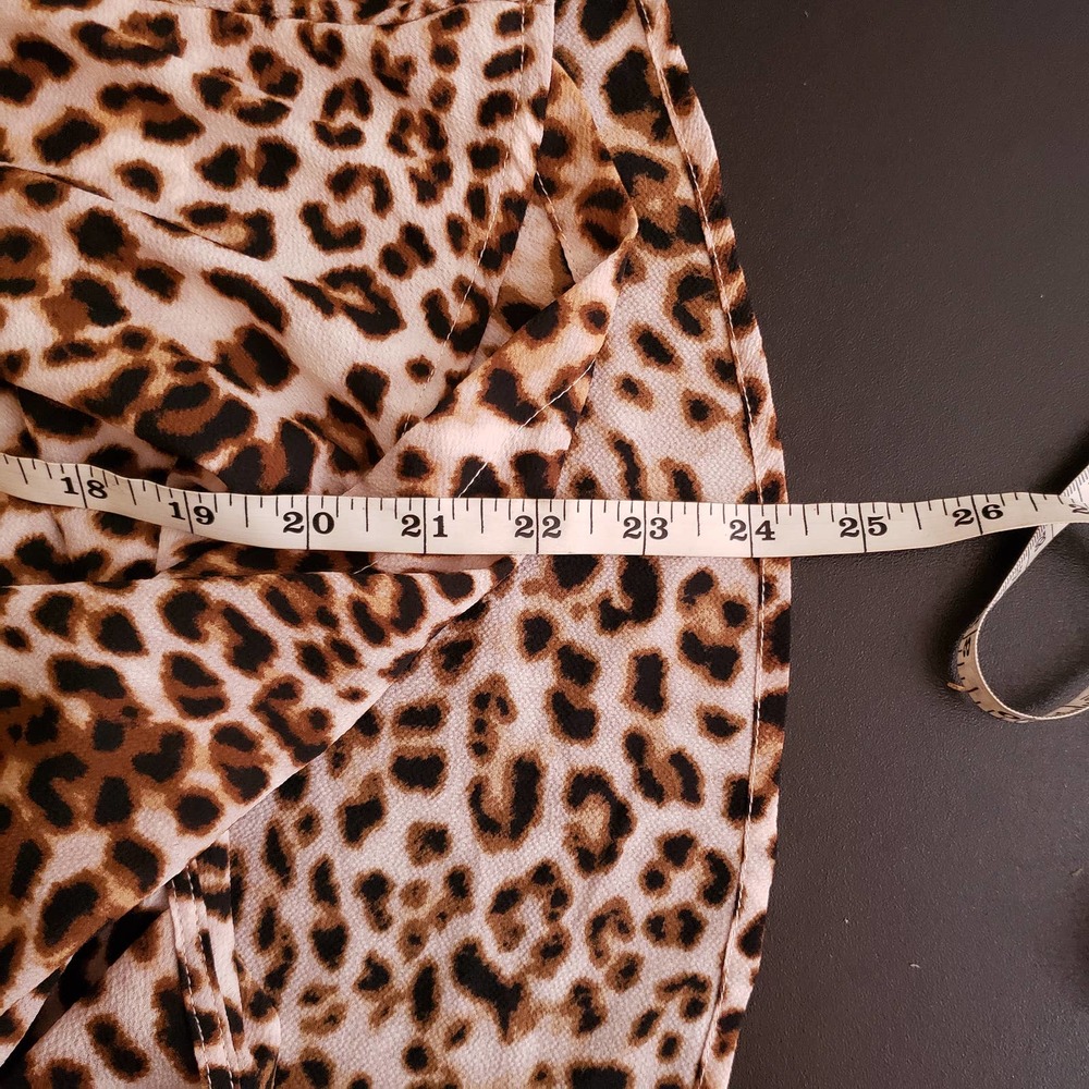 ALL IN FAVOR Leopard Long Sleeve Blouse XS - Picture 9 of 9